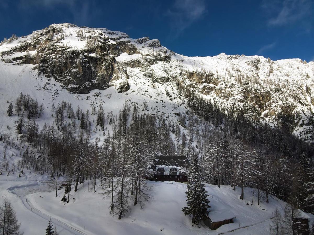 Erjavceva Mountain Hut At Vrsic Pass Hotel Kranjska Gora Bagian luar foto