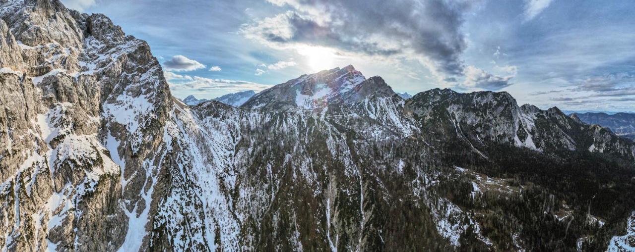 Erjavceva Mountain Hut At Vrsic Pass Hotel Kranjska Gora Bagian luar foto